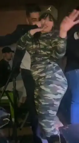 نيك الشابة فريال Cheba Feryal
